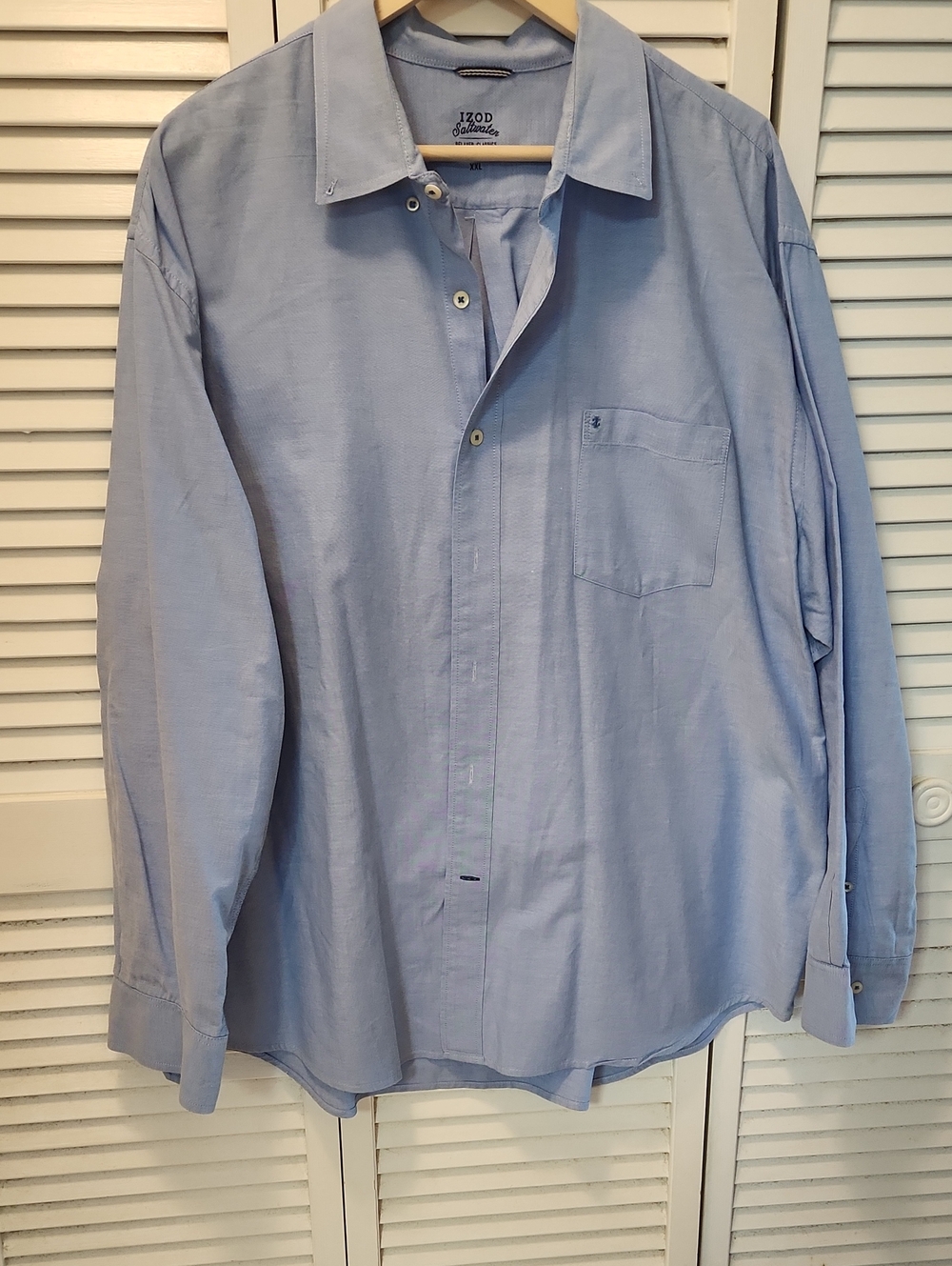Izod Men's Light Blue Long-Sleeve Dress Shirt